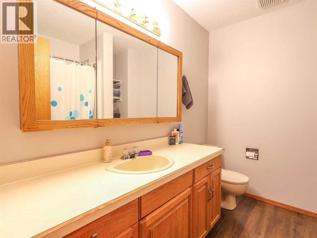 4905 82 Street Property Photo 16