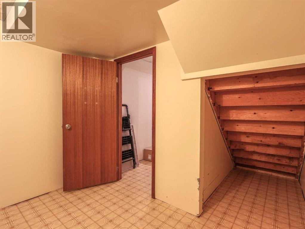 4905 82 Street Property Photo 33
