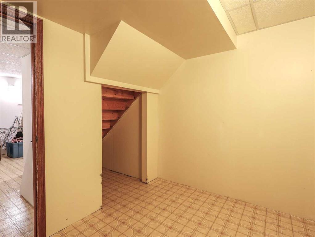 4905 82 Street Property Photo 34