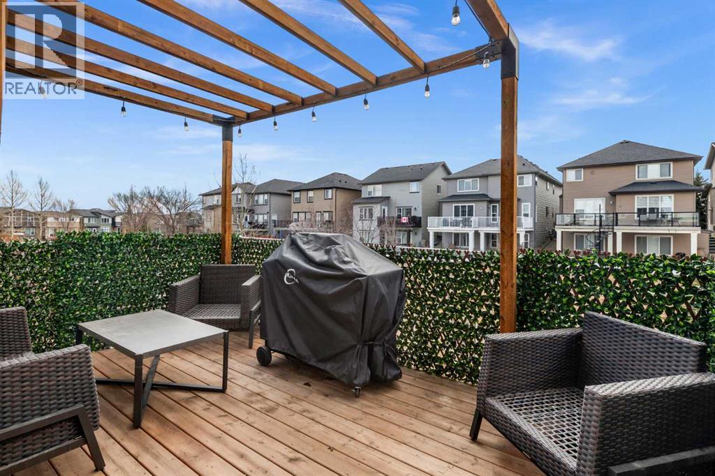 243 Silver Spruce Grove Sw Property Photo 2
