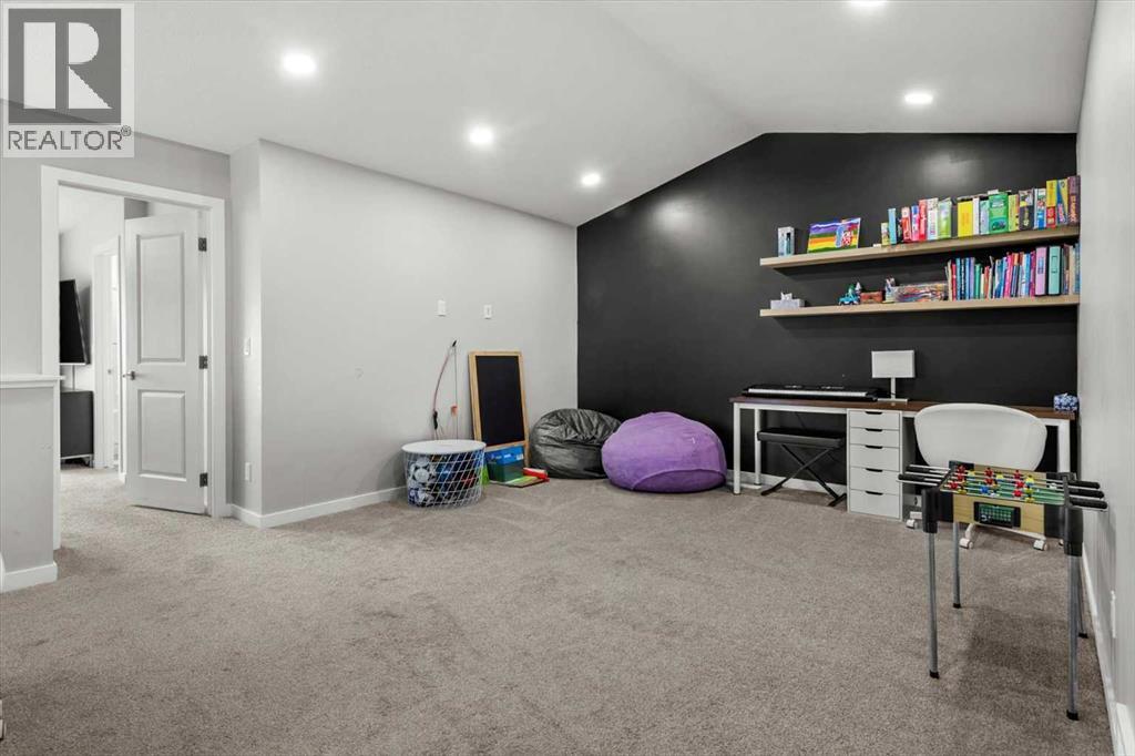 243 Silver Spruce Grove Sw Property Photo 15