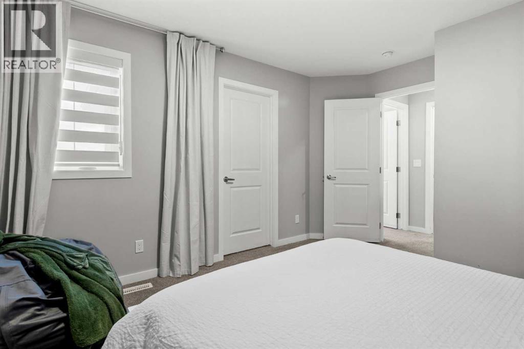243 Silver Spruce Grove Sw Property Photo 23