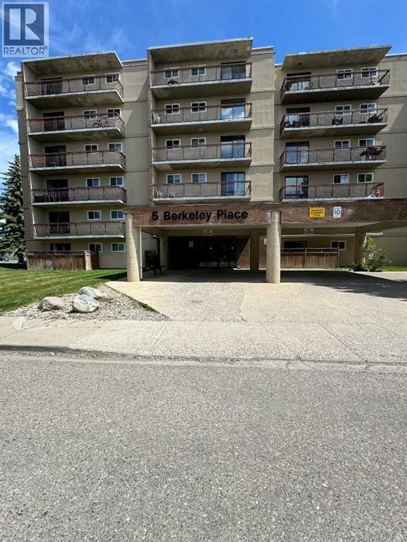 5 Berkeley Place West Property Photo 1