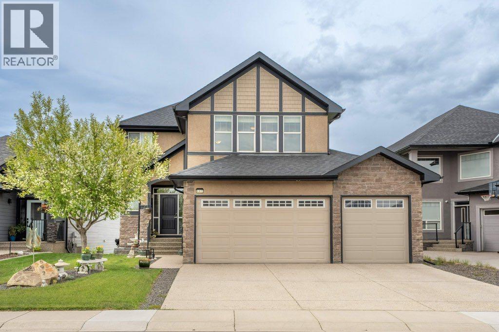 597 Muirfield Crescent Property Photo 1