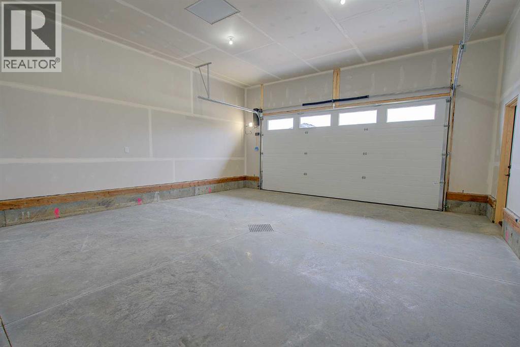 20 Ian Way Property Photo 17