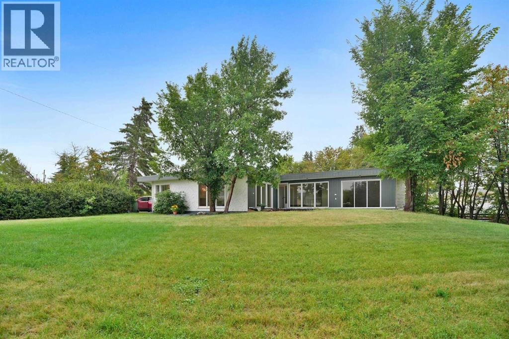 5009 41 Street Close Property Photo 1