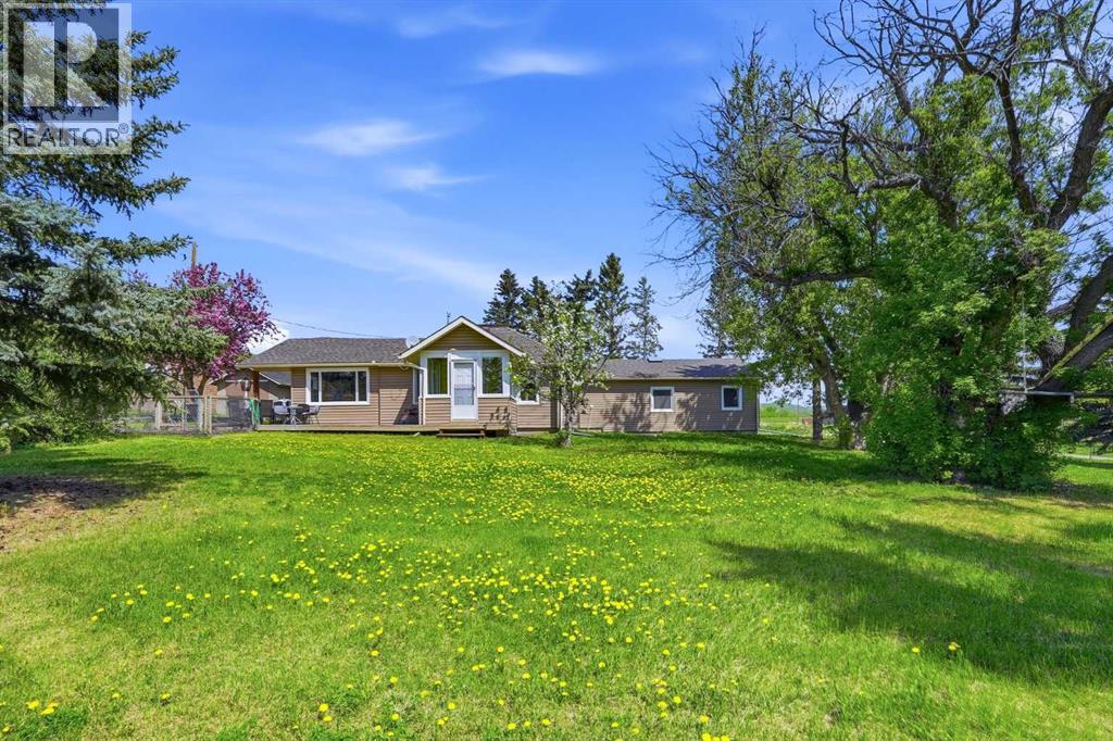 322191 135 Street W Property Photo 2