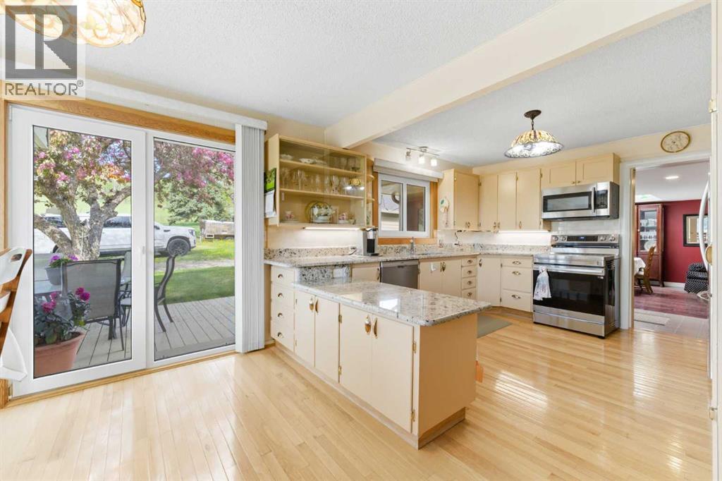 322191 135 Street W Property Photo 21