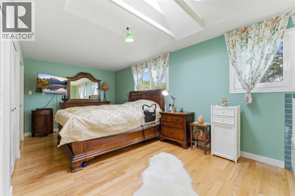 322191 135 Street W Property Photo 27