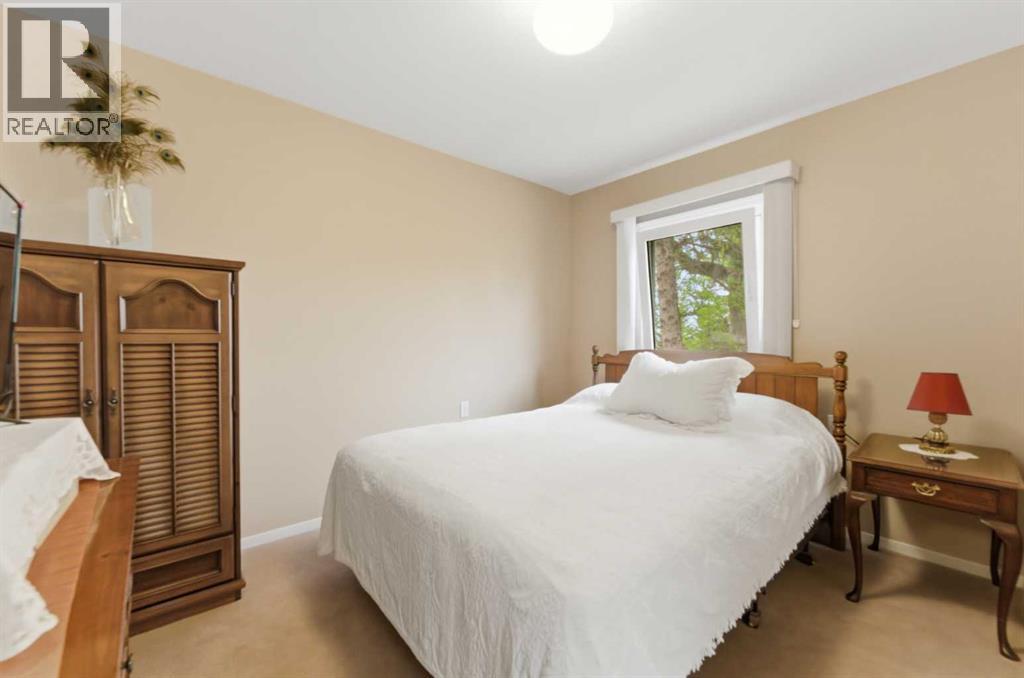 322191 135 Street W Property Photo 37