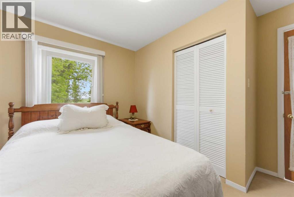 322191 135 Street W Property Photo 38
