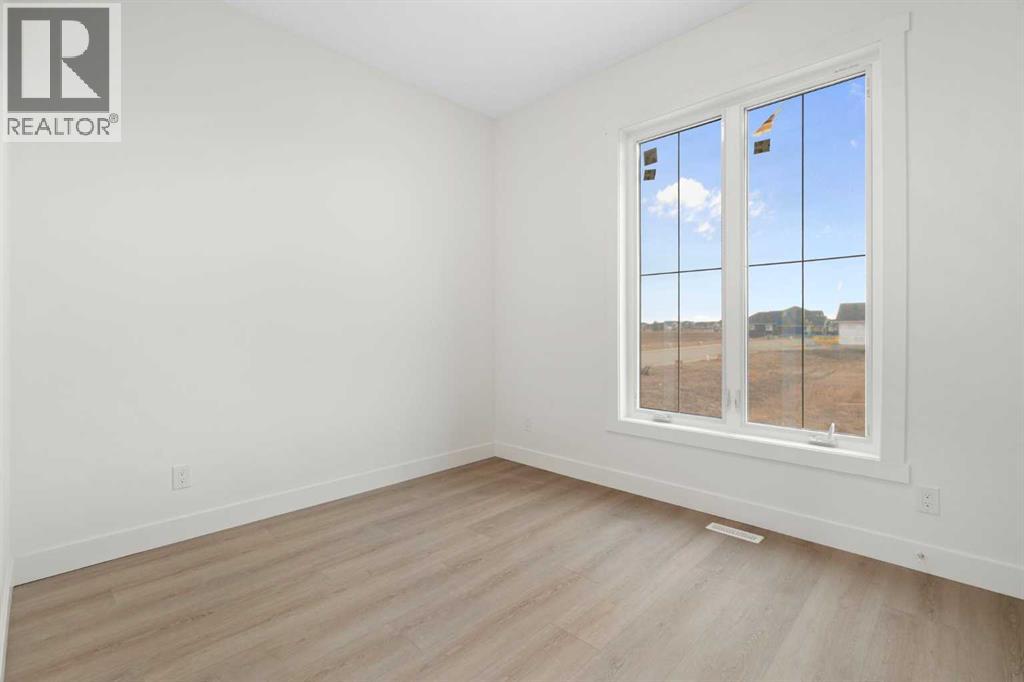 340 Muirfield Crescent Property Photo 14