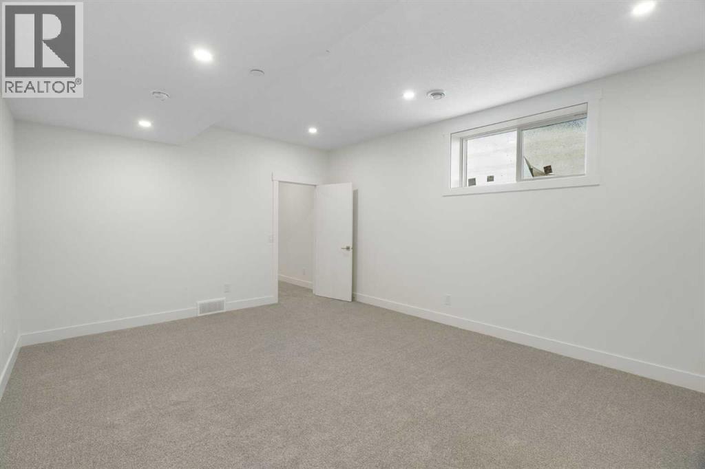 340 Muirfield Crescent Property Photo 31