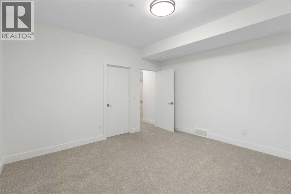 340 Muirfield Crescent Property Photo 32