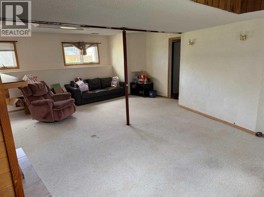 5311 50 Avenue Property Photo 13