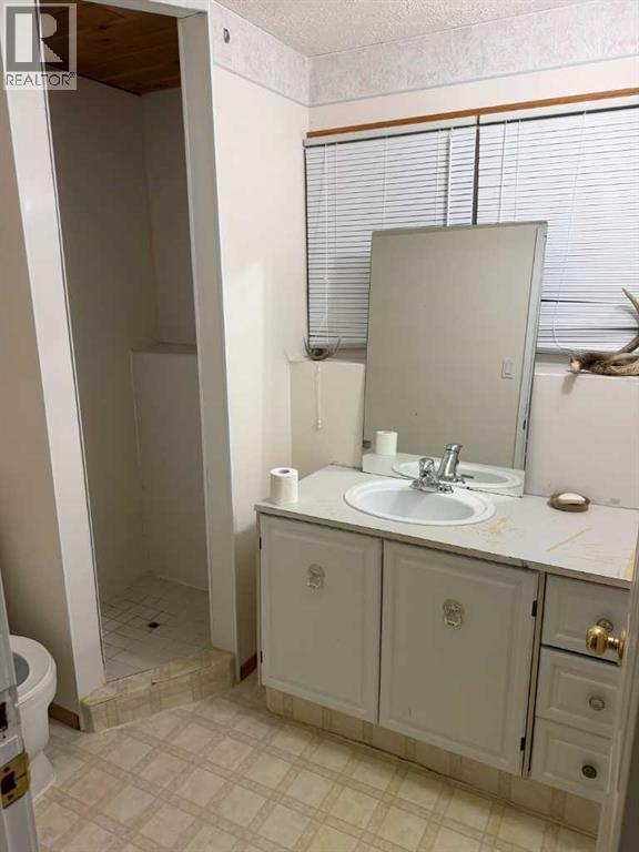 5311 50 Avenue Property Photo 14