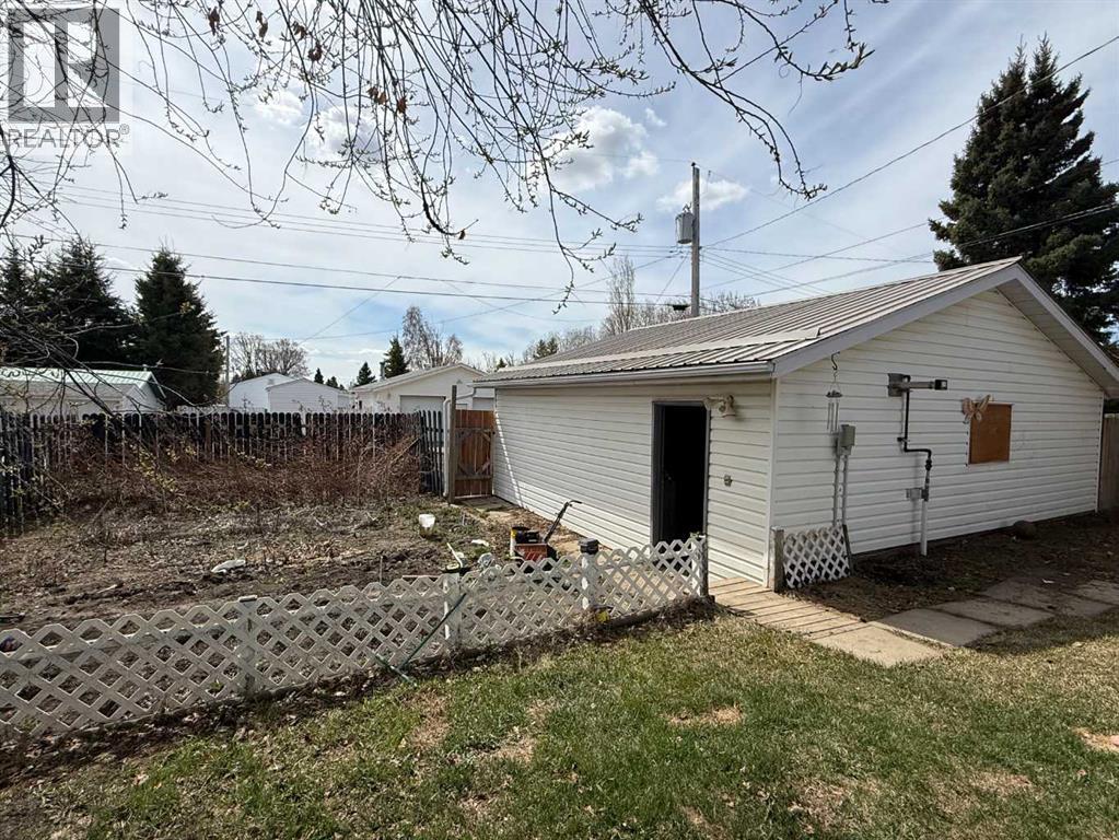5311 50 Avenue Property Photo 17