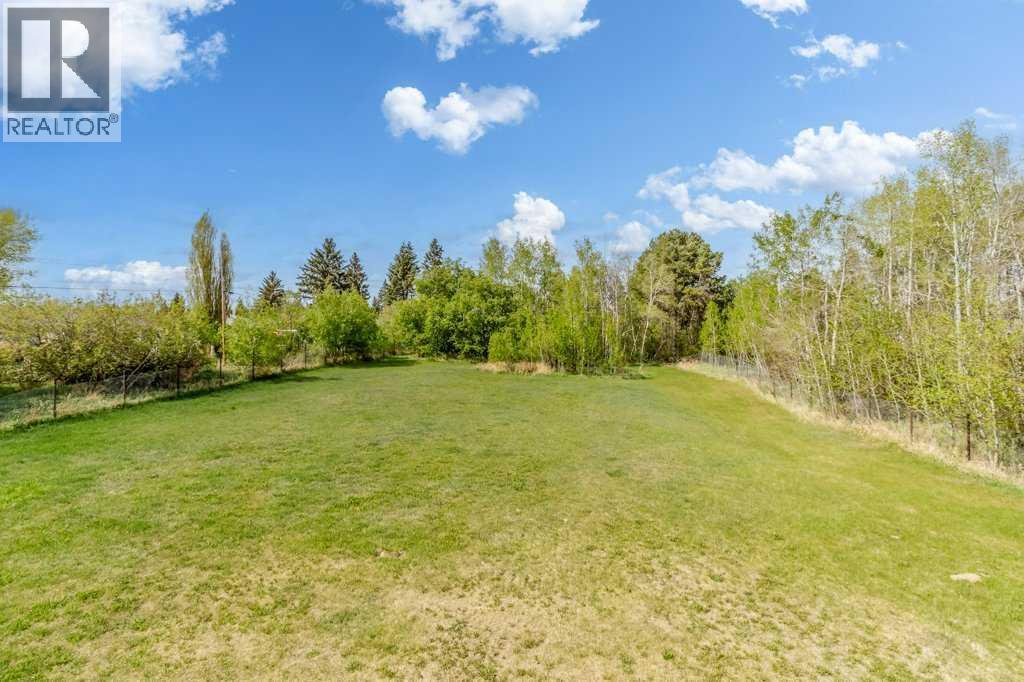 1810 25 Avenue Property Photo 4