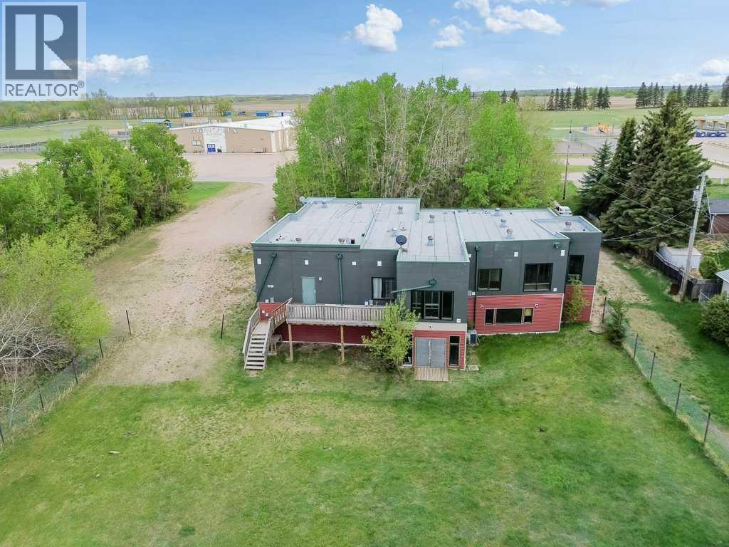 1810 25 Avenue Property Photo 9