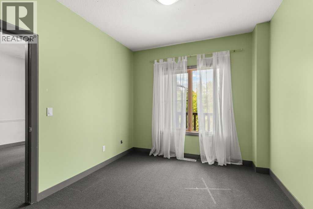 1810 25 Avenue Property Photo 37