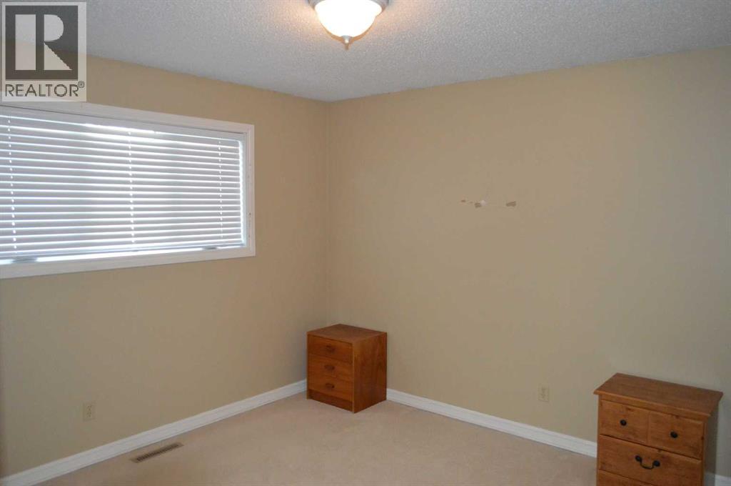 4826 58 Street Property Photo 6