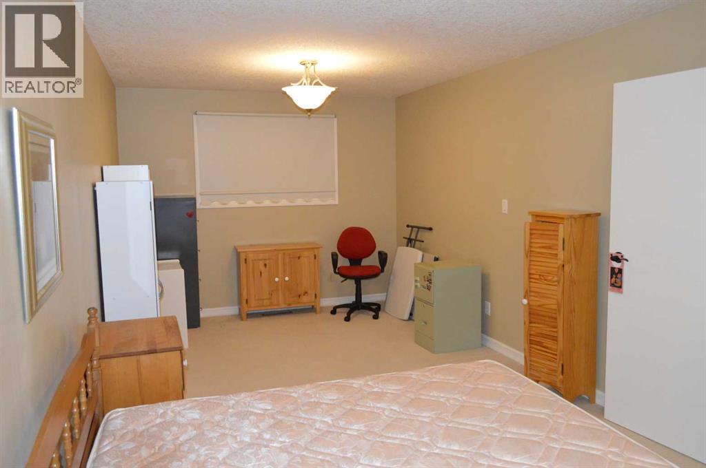 4826 58 Street Property Photo 7