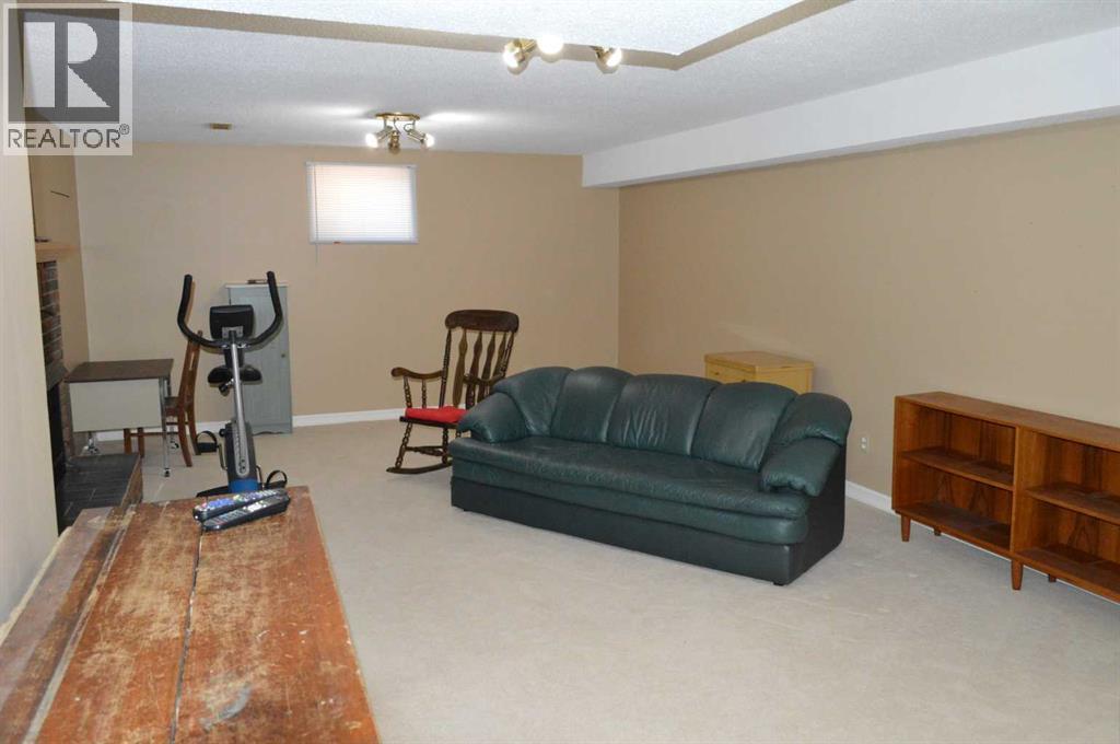 4826 58 Street Property Photo 9