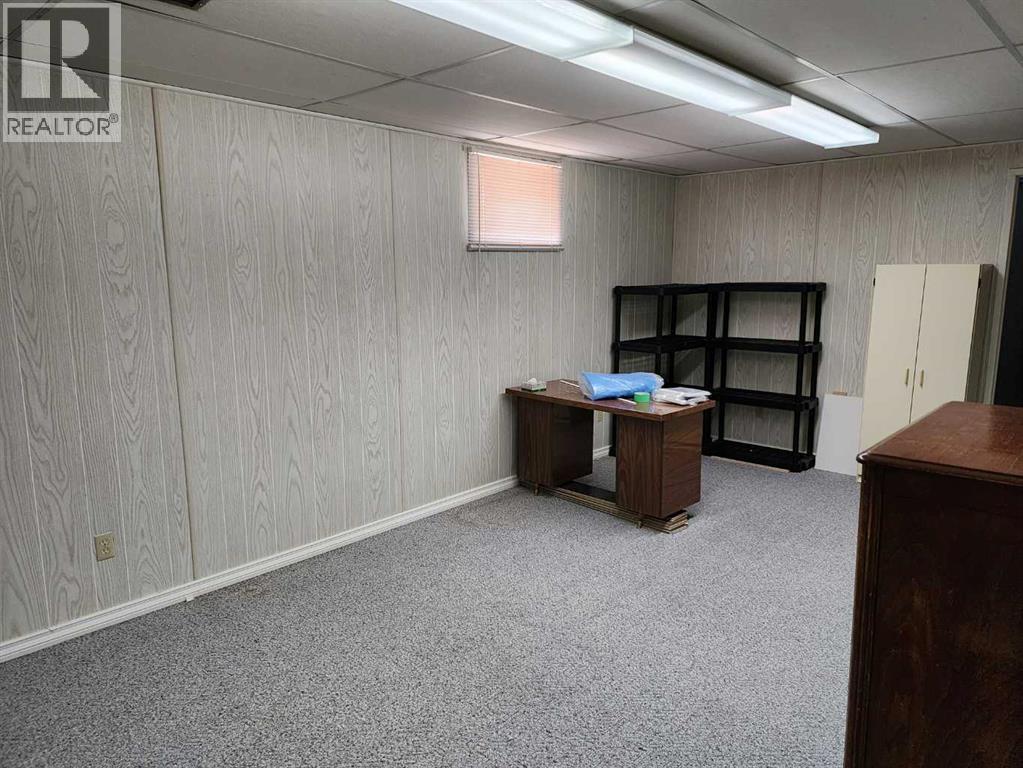 4826 58 Street Property Photo 12
