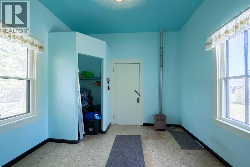 5 4 Street Property Photo 9