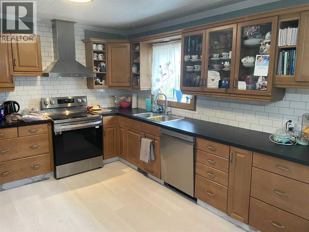 10304 117 Street Property Photo 3