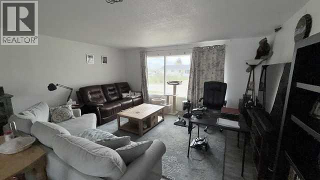 4804 47 Avenue Property Photo 8