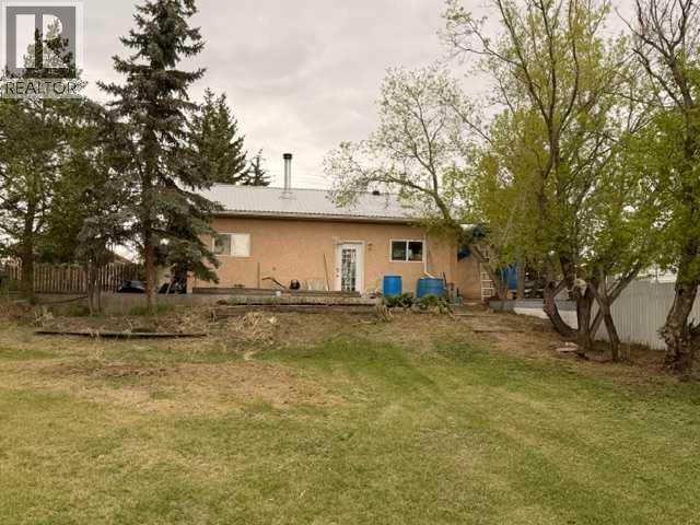 5116 48 Street Property Photo 3