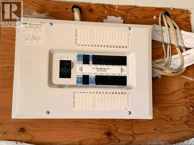 5116 48 Street Property Photo 8