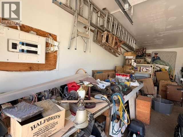 5116 48 Street Property Photo 9