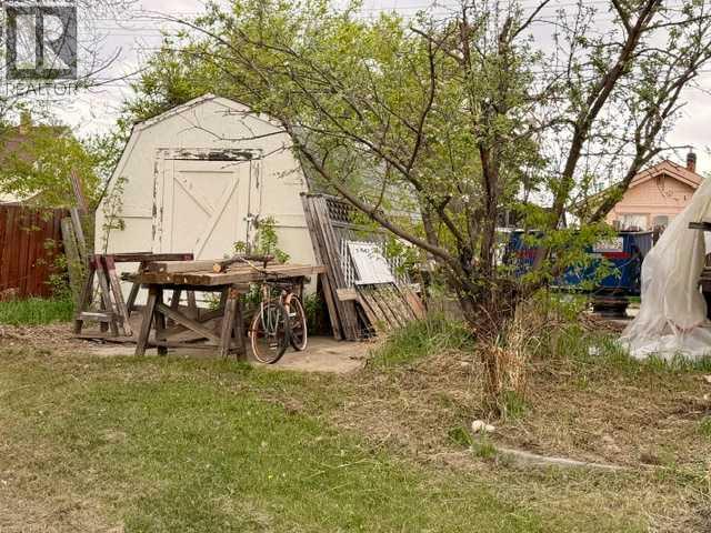 5116 48 Street Property Photo 17