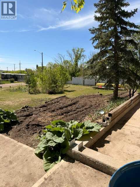 5116 48 Street Property Photo 18
