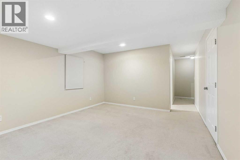 105 Drake Landing Common Property Photo 33