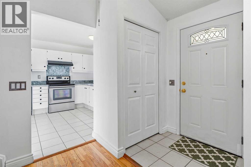 14 Radcliffe Crescent Se Property Photo 4