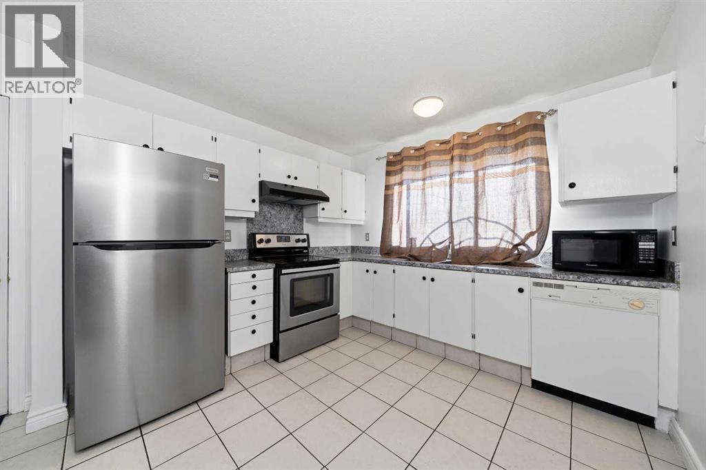 14 Radcliffe Crescent Se Property Photo 7