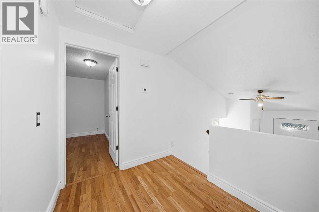 14 Radcliffe Crescent Se Property Photo 11