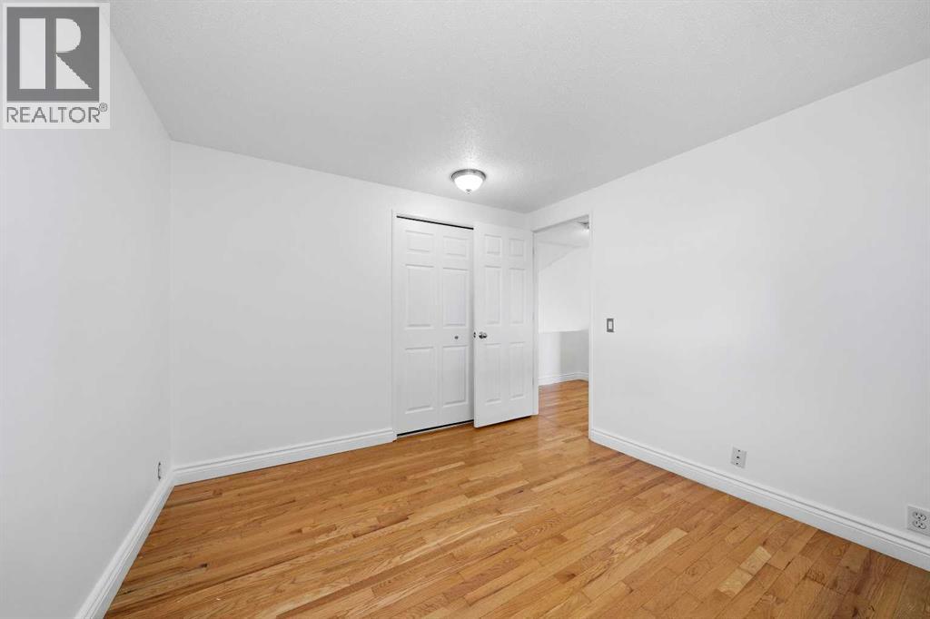 14 Radcliffe Crescent Se Property Photo 13