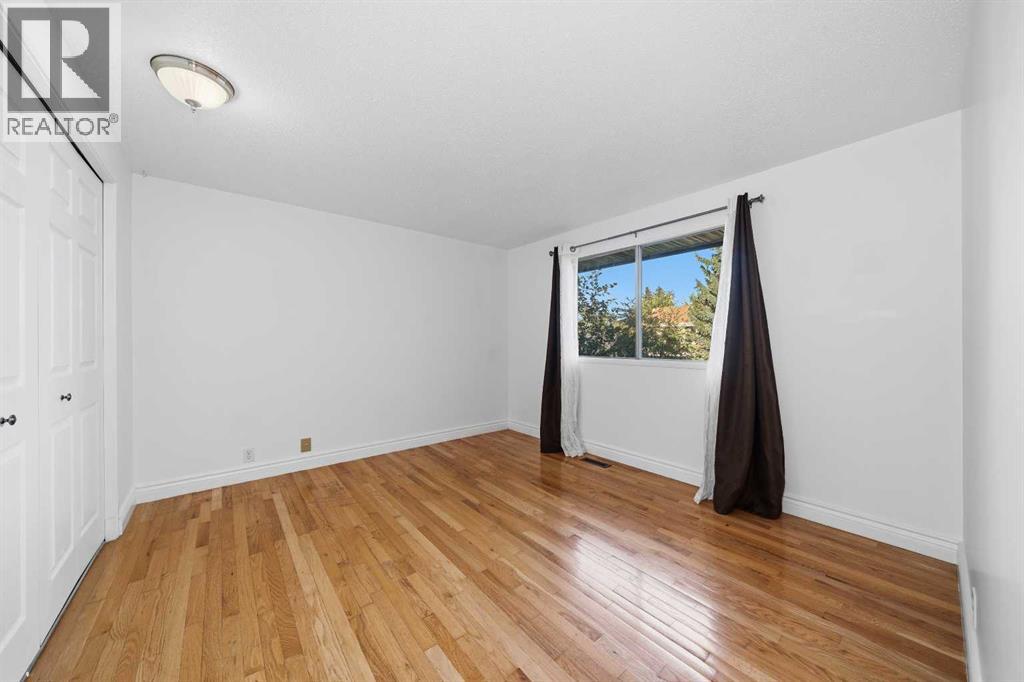 14 Radcliffe Crescent Se Property Photo 14