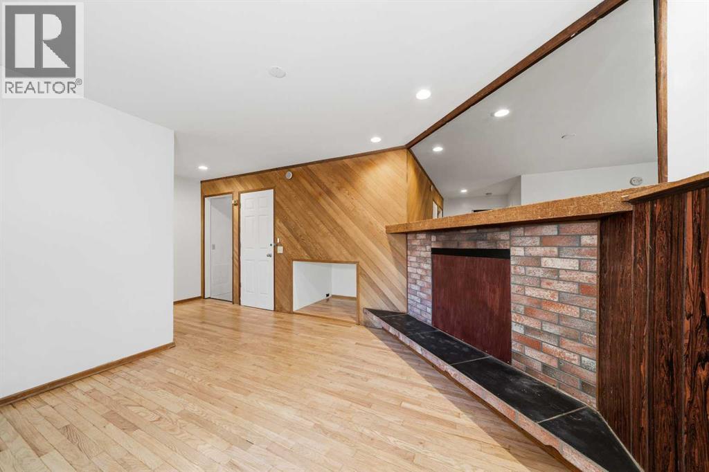 14 Radcliffe Crescent Se Property Photo 19