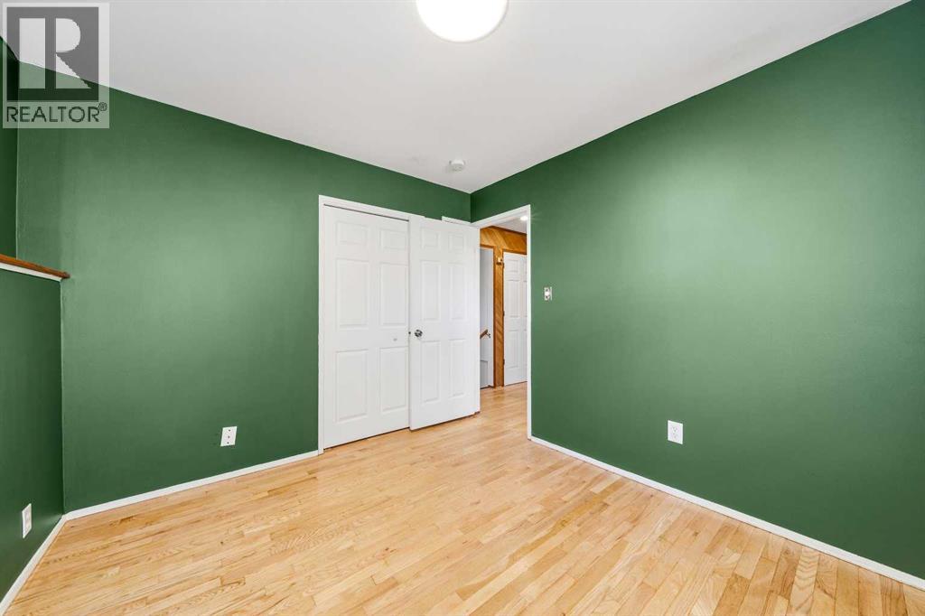 14 Radcliffe Crescent Se Property Photo 21