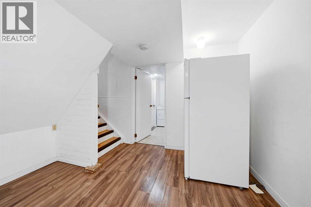 14 Radcliffe Crescent Se Property Photo 25