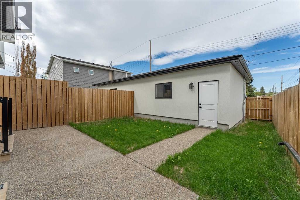 3925 74 Street Nw Property Photo 17