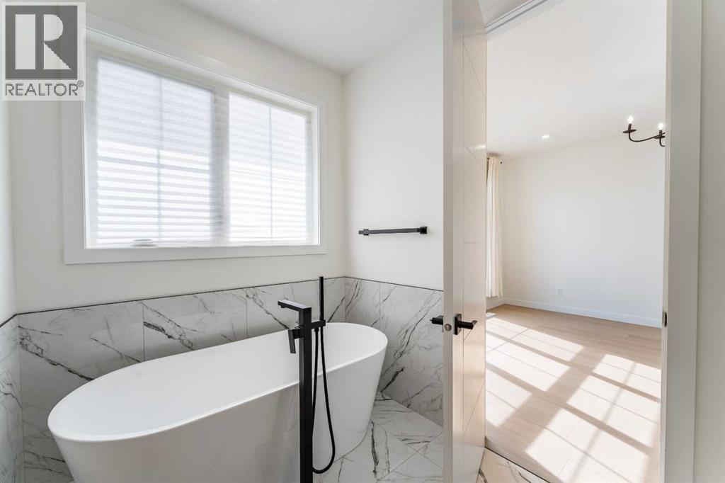 3925 74 Street Nw Property Photo 24