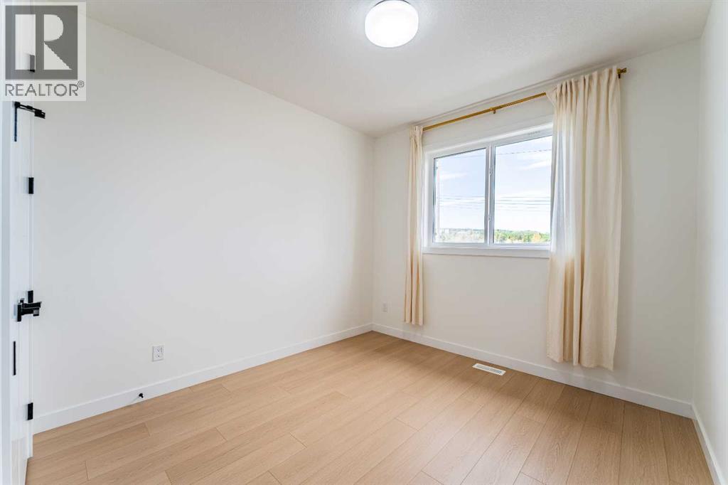 3925 74 Street Nw Property Photo 30