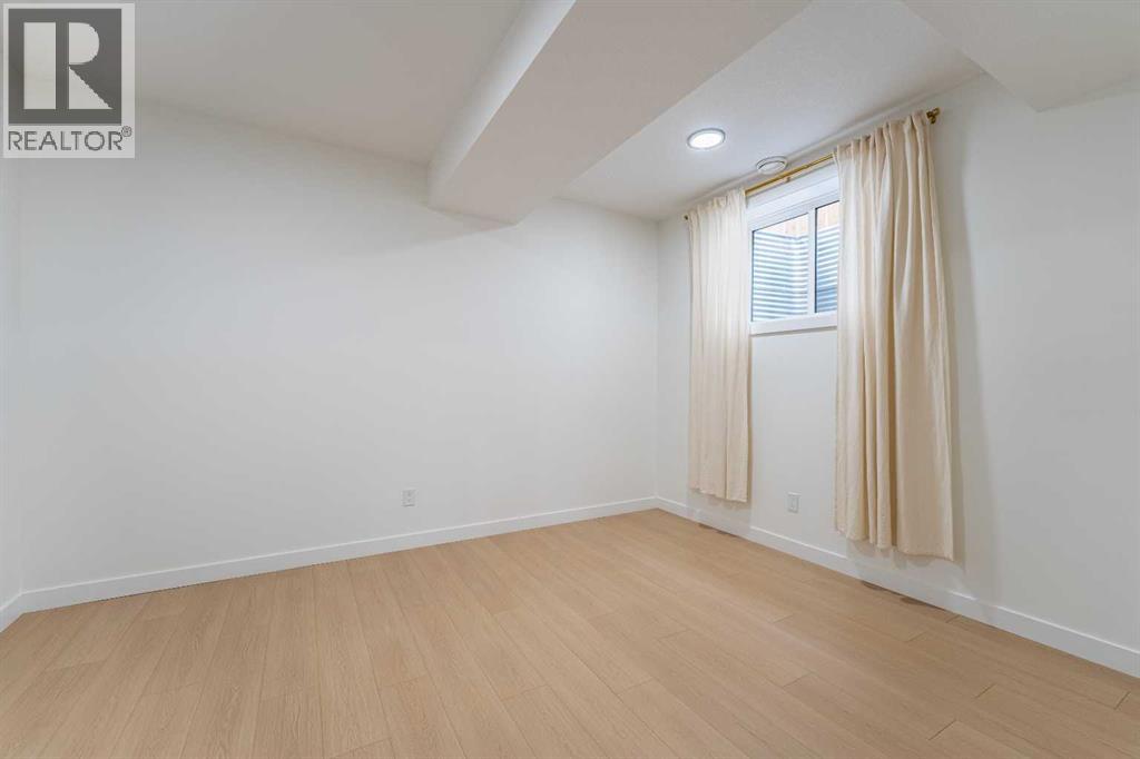 3925 74 Street Nw Property Photo 37