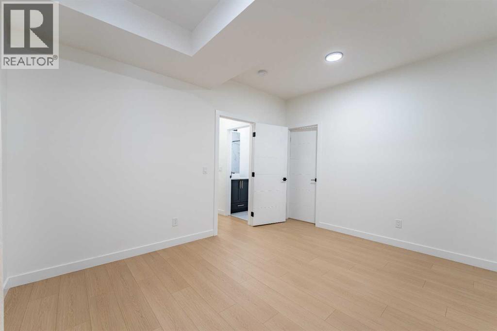 3925 74 Street Nw Property Photo 38